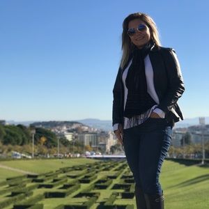 Meet your Posher, Monique